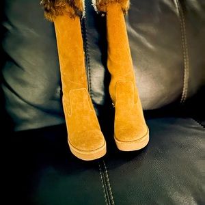 UGG W VALBERG KNEE HIGH SUEDE WINTER WEDGE BOOTS W/ FUR COLLAR